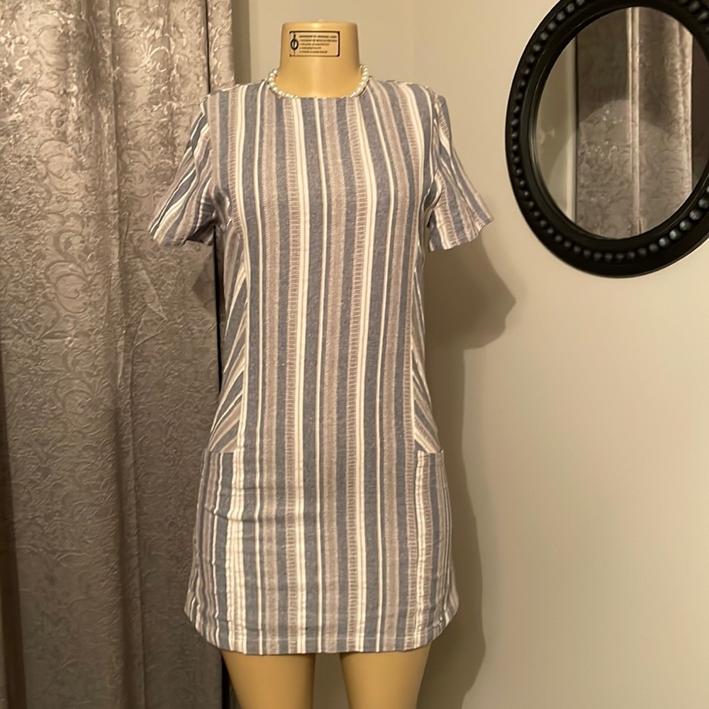 Linen striped dress with pockets!